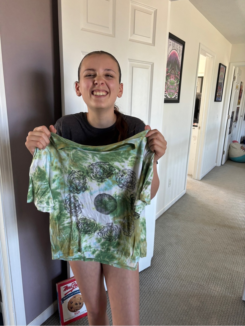 Green Tie-Dye Crop Top with Moon & Floral Graphic